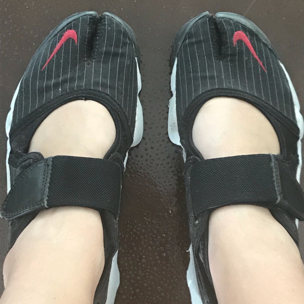 Nike Air Reef shoes